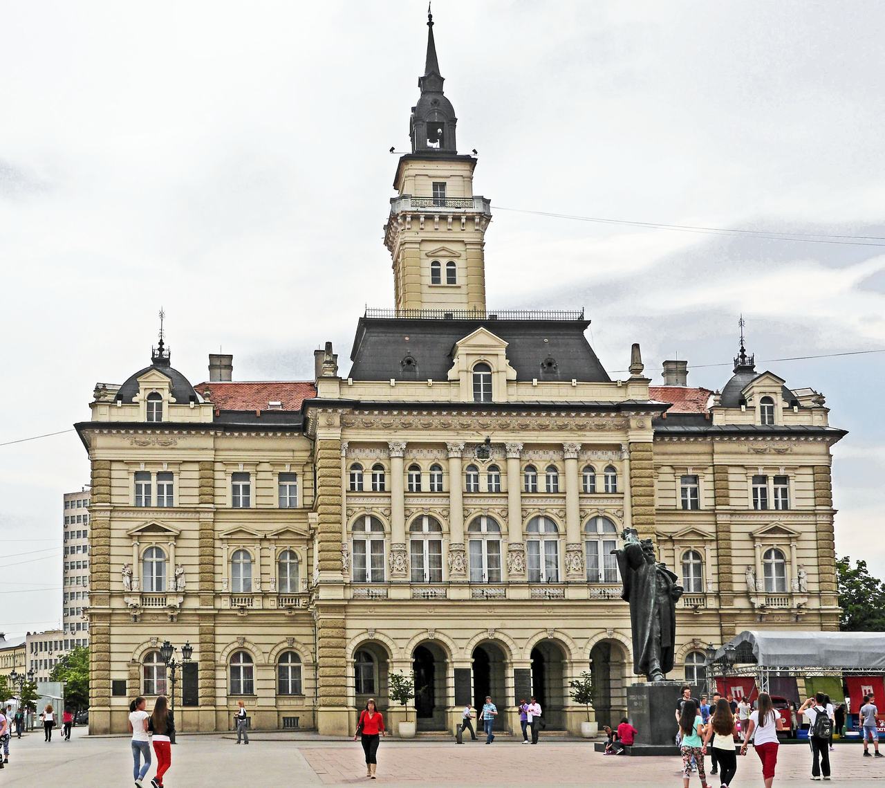 NOVI SAD DANUBIO SERBIA CRUCEROS DANUBIO DANUBE CRUISES DONAU KREUZFAHRTEN #CrucerosFluviales #Danubio #NoviSad #Serbia #CrucerosDanubio